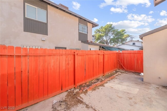 Building Photo - 233 N 18th St