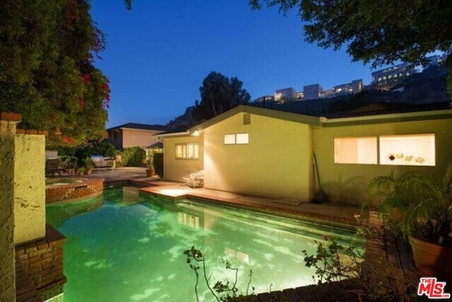 Building Photo - 11787 Bellagio Rd