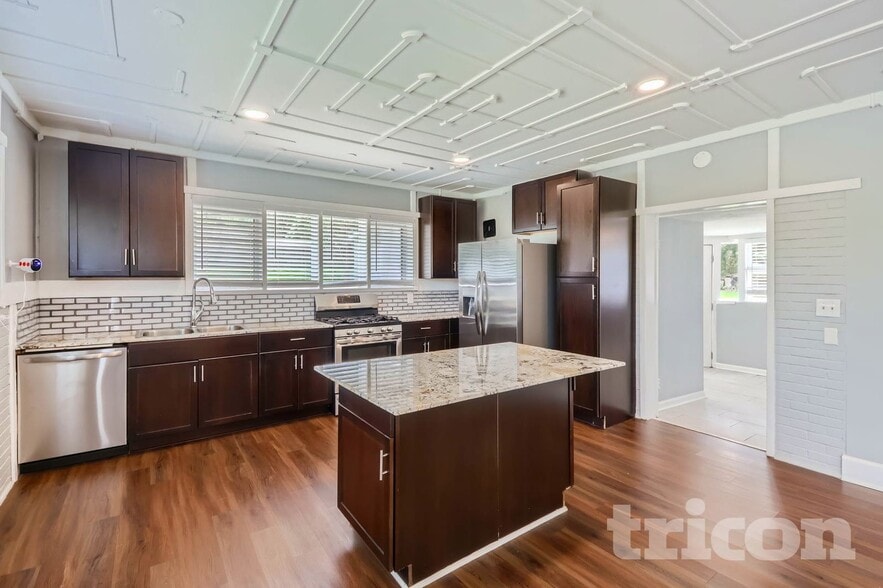 Building Photo - 141 Fairview Dr