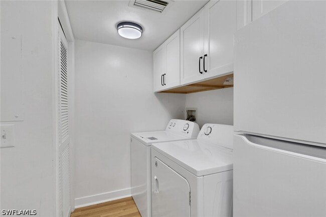 Building Photo - 3615 Boca Ciega Dr