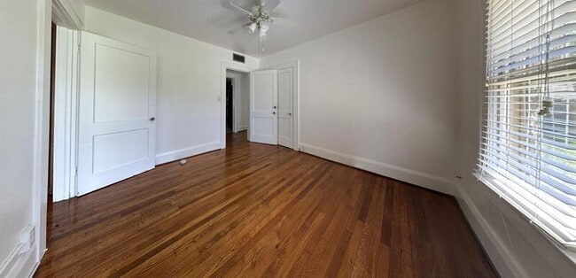 Building Photo - 1013 23rd St W