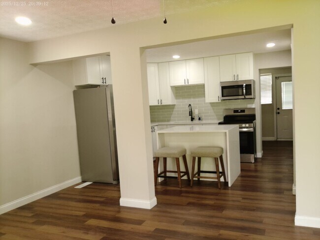 Building Photo - 505 Beechwood Rd