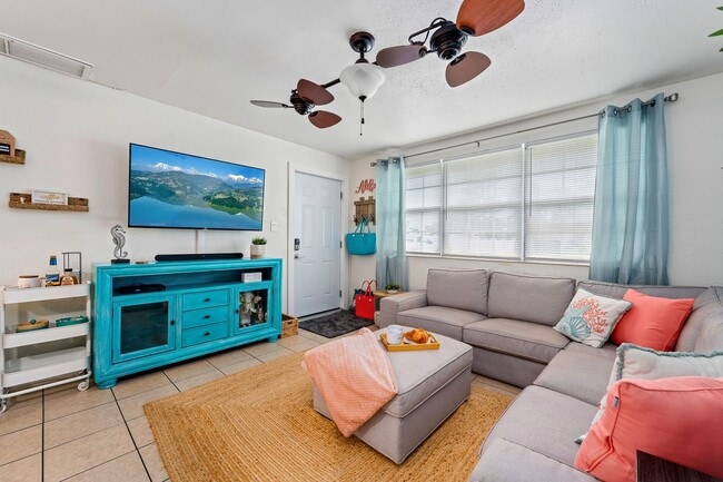 Building Photo - 6 Palmetto Dr