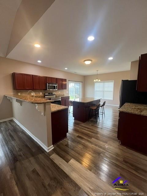 Building Photo - 681 Broad Dr