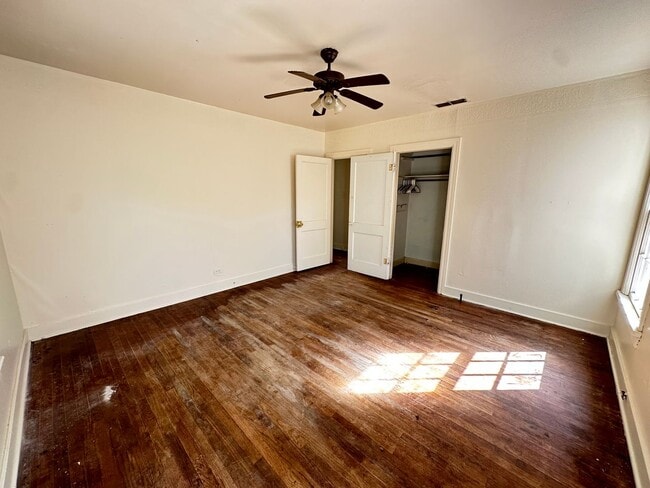 Building Photo - 2 bed home!