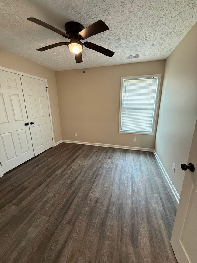 Building Photo - Nestled Tri-Plex in the Heart of Greenfield, TN