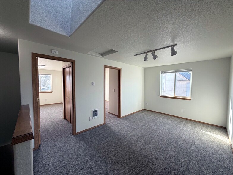 Building Photo - 1139 2nd St NW