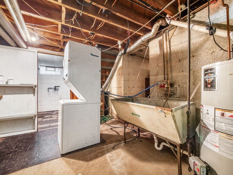 Building Photo - 1684 Ferris Rd