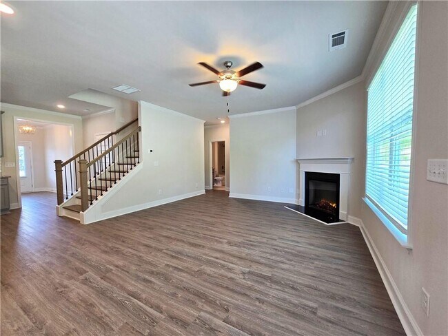 Building Photo - 7325 Yewtree Dr