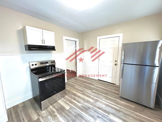 Building Photo - 2806 S Smithville Rd