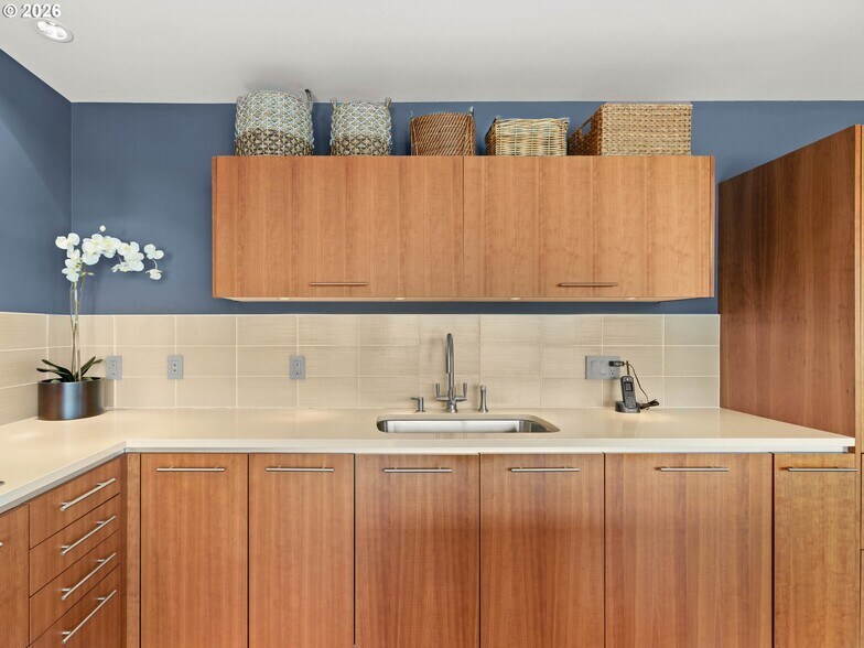 Building Photo - 311 NW 12th Ave