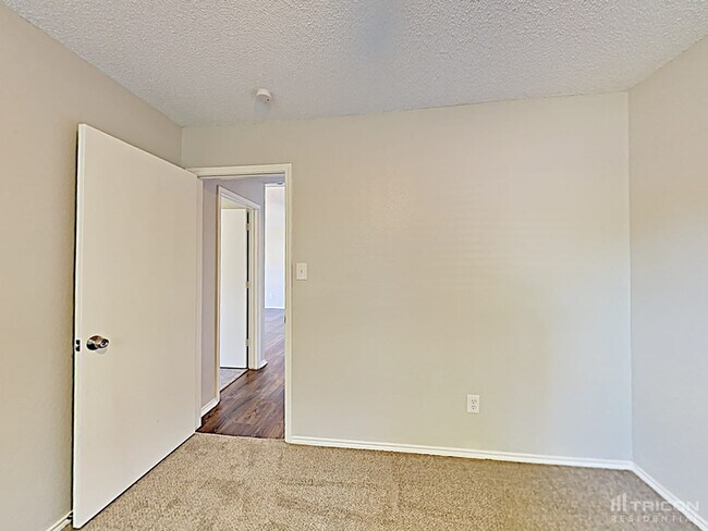 Building Photo - 6514 Spitfire Dr