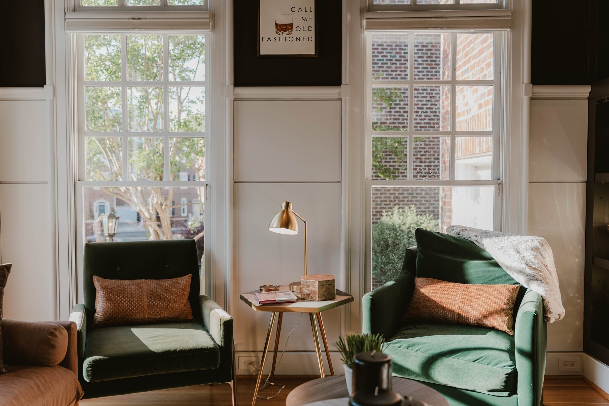 Building Photo - 1124 Dilworth Crescent Row