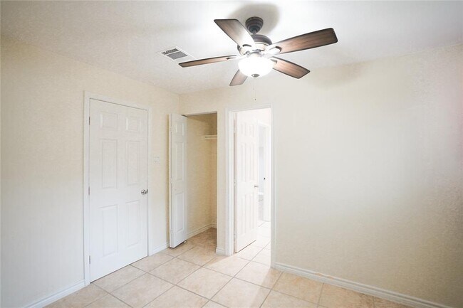 Building Photo - 14106 Glen Canon Ln