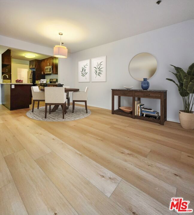 Building Photo - 832 3rd St