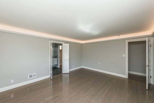 Building Photo - Updated 4 Bed / 2.5 Ba Home in Millbrae Mi...