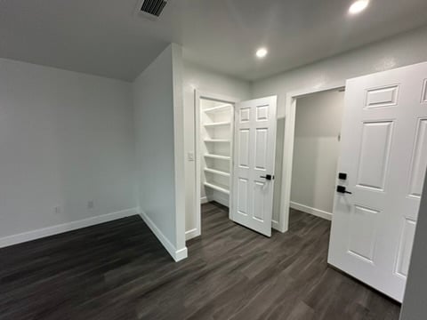 Entry Closet - 35352 Yucaipa Blvd