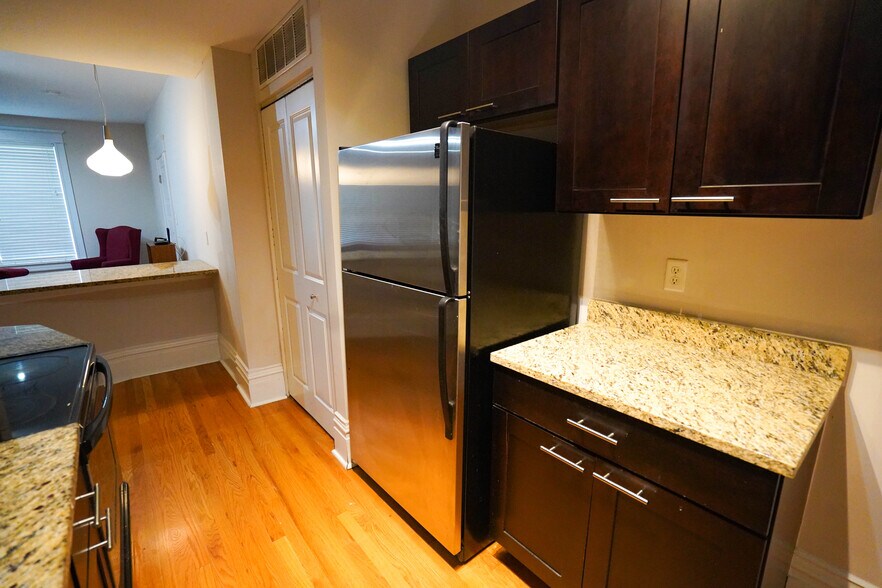 Building Photo - 6102 Washington Blvd