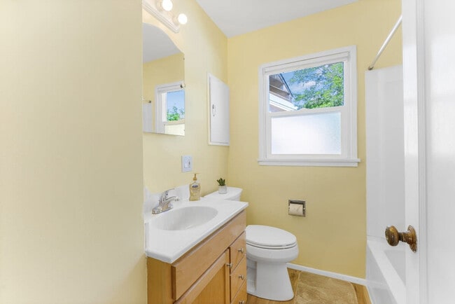 Building Photo - 4807 Foxenwood Ln