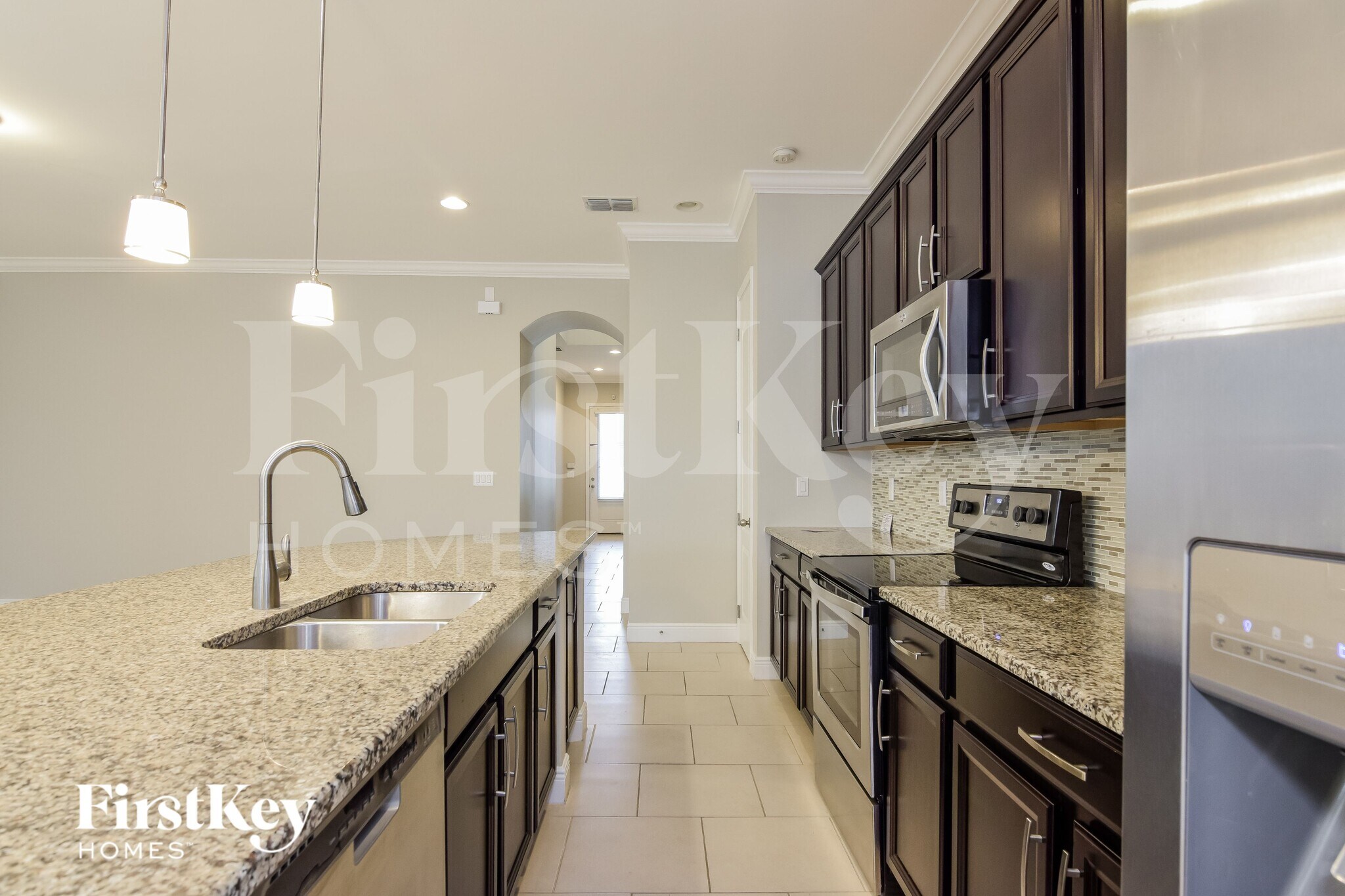 Building Photo - 5948 Village Center Dr