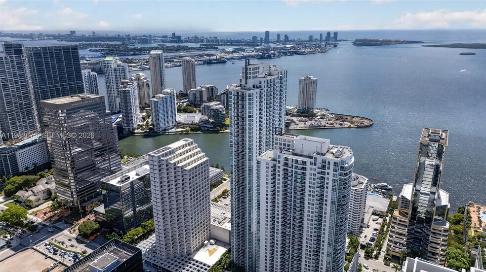 Building Location - 950 Brickell Bay Dr