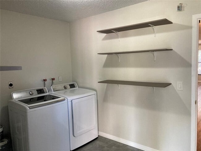 Building Photo - 2028 29th Ave N