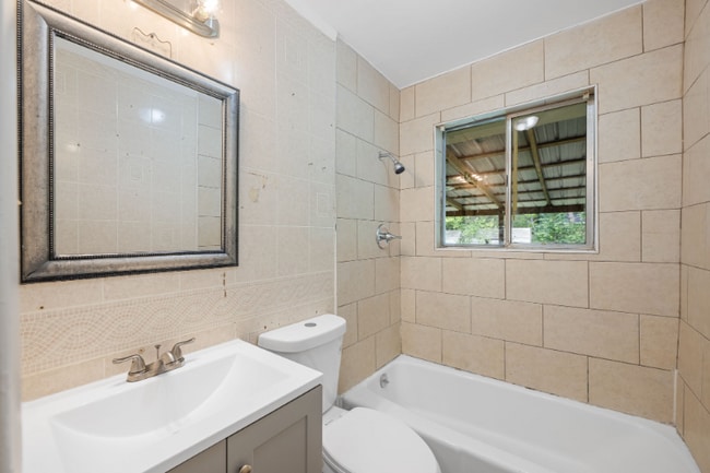 Building Photo - 1208 Gadd Rd