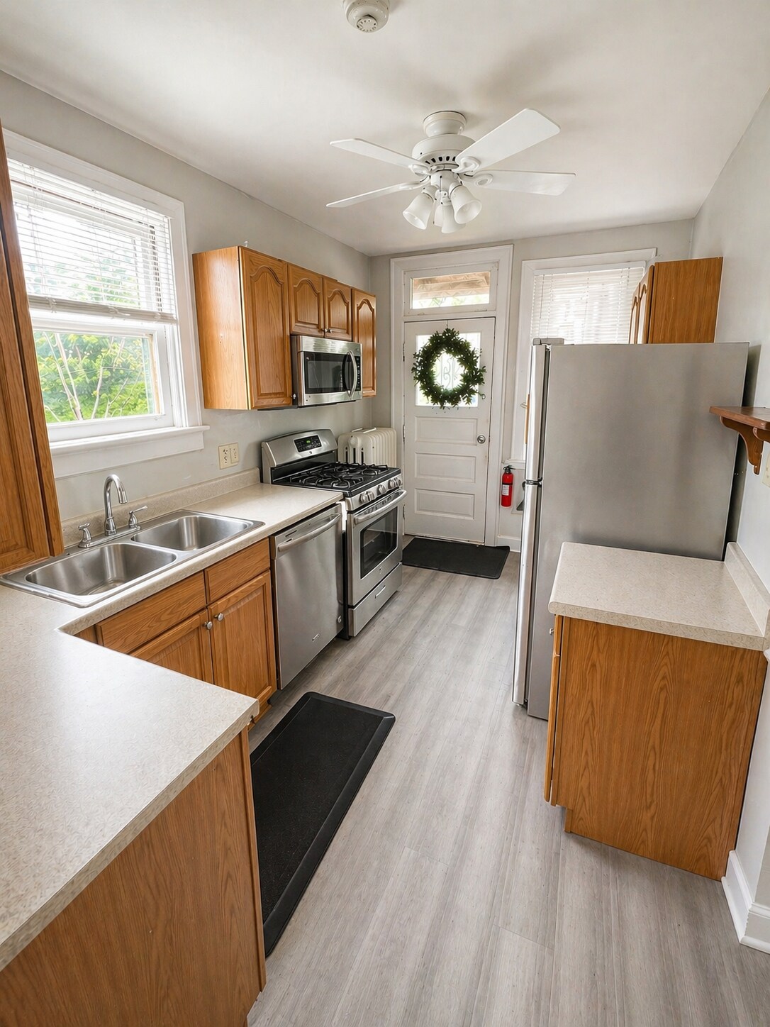 Building Photo - 1429 Dana Ave