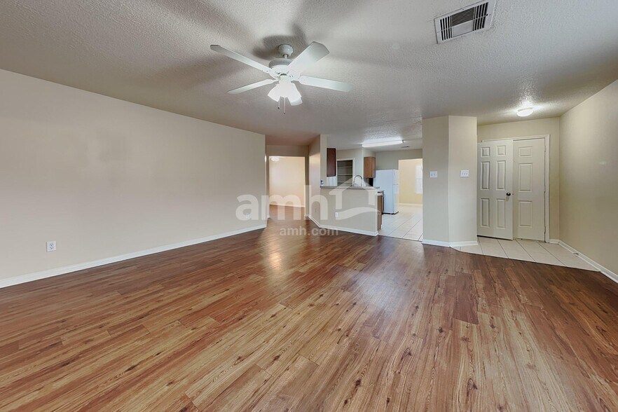 Building Photo - 5602 Darby Square Trl