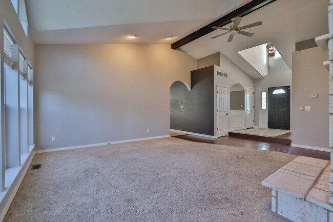 Building Photo - 151 N Meadow Ridge Trail