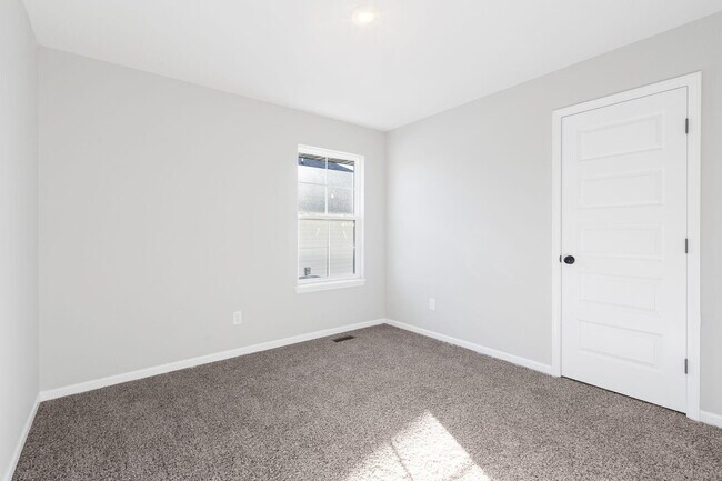 Building Photo - 2015 South St