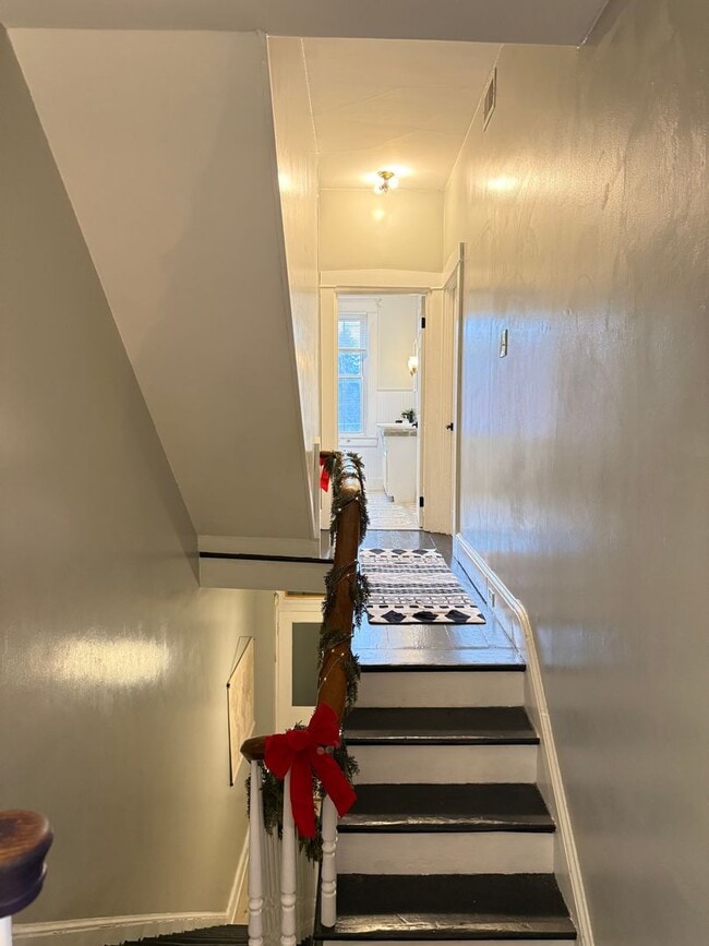 Building Photo - Charming 3 bedroom Apartment in Prime Lancaster City Location - HEAT INCLUDED!