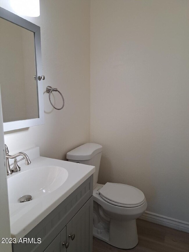 Building Photo - 6713 E Cheery Lynn Rd