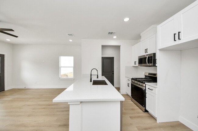 Building Photo - 1314 W Willis St