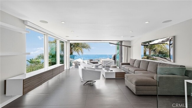 Building Photo - 855 Santa Ana St