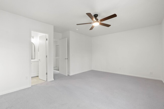 Building Photo - 111 Fernridge Dr