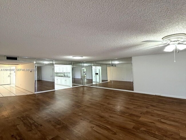 Building Photo - 1400 SW 124th Terrace