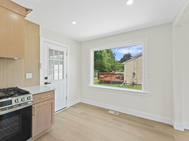 Building Photo - Newly Renovated 4-Bedroom, 2-Bath Home for Rent in Magnolia | Modern Updates & Spacious Yard