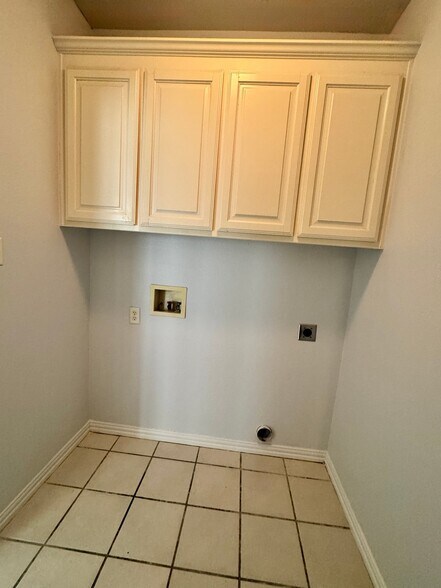Building Photo - 5812 Blackmon Ct