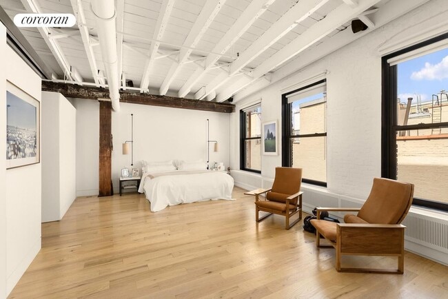Building Photo - 184 Grand St