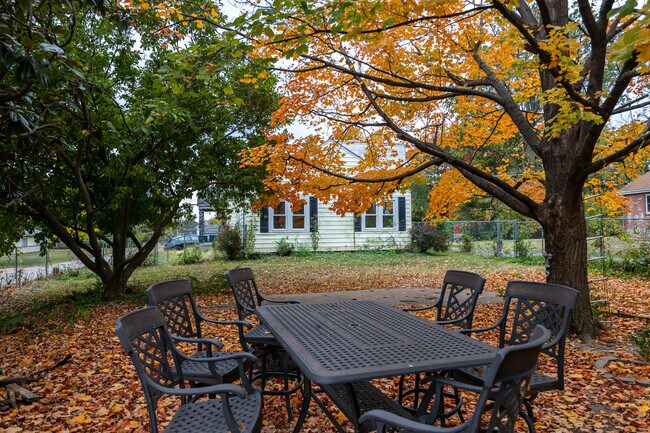 Beautiful yard with mature trees and Giant patio - 7923 S Rock Hill Rd