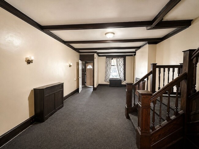 Building Photo - Spacious 6-Bedroom Rental in North Philadelphia | Small Dogs Welcome
