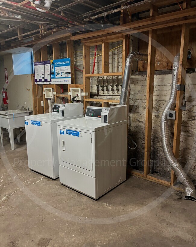 Building Photo - 853 Barnett Ave