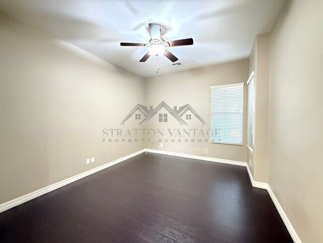 Building Photo - 4032 S Pleasant Pl