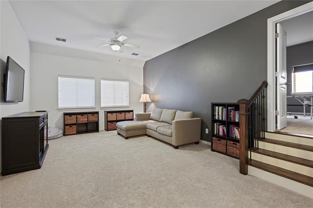Building Photo - 552 Hidden Meadow Dr