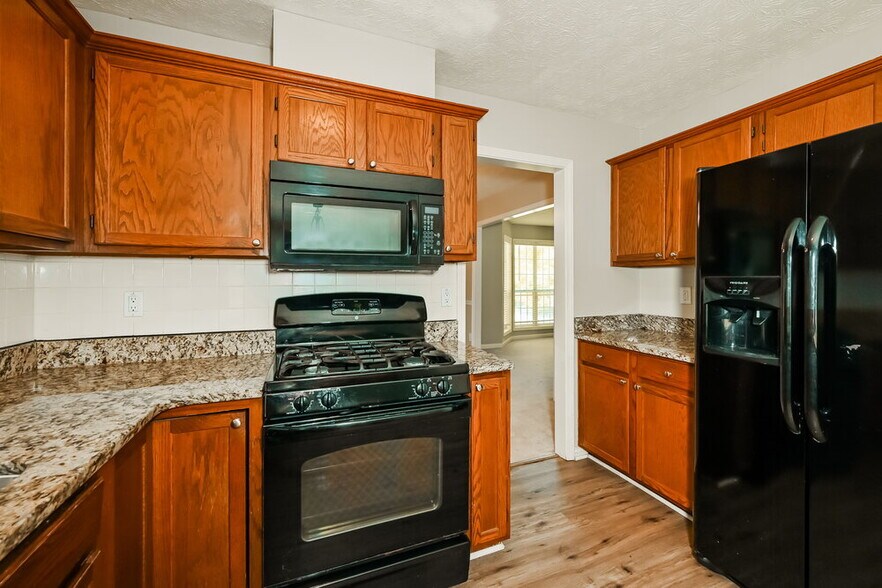 Building Photo - 2915 Emerson Lake Dr