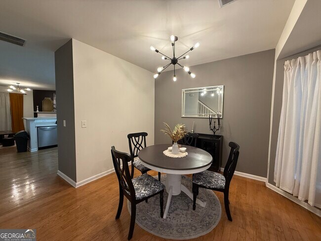 Building Photo - 1487 Cove Creek Cir