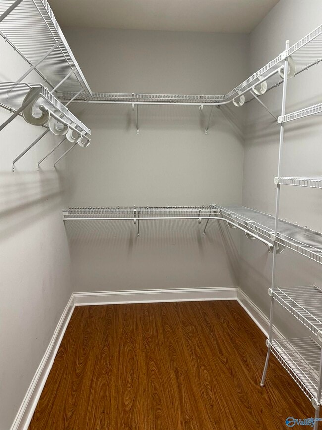 Building Photo - 212 Treetop Dr SE