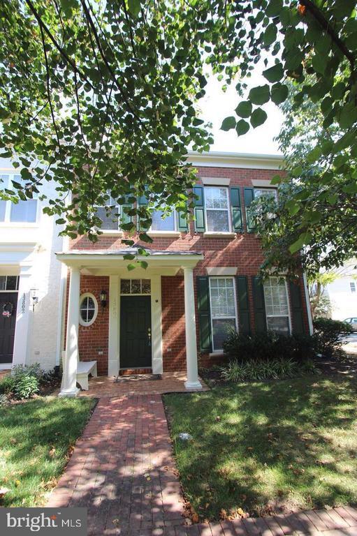 Building Photo - 13800 Custis Square