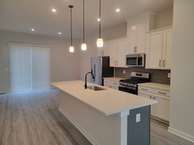 Building Photo - 1622 Grove Chestnut Rd